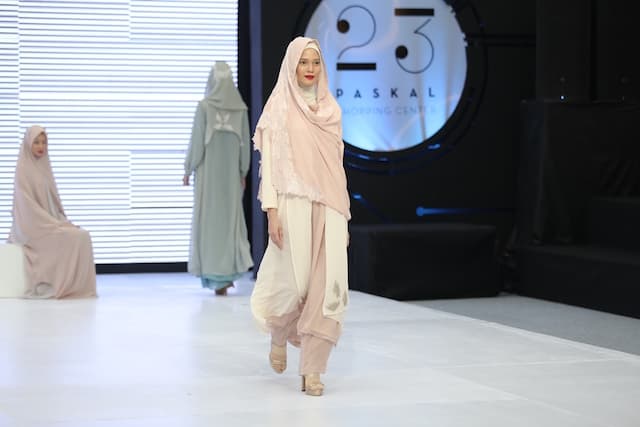 Irna La Perle Photo fashion