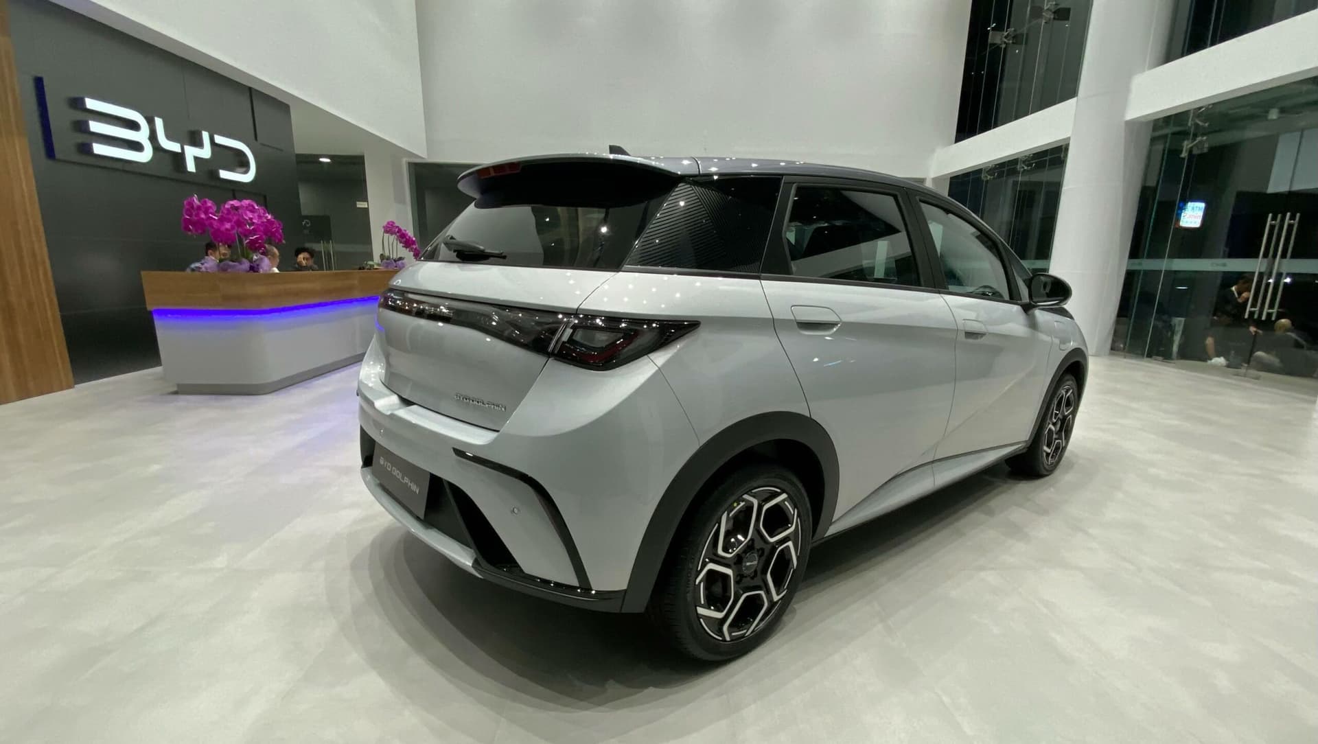 mobil listrik
