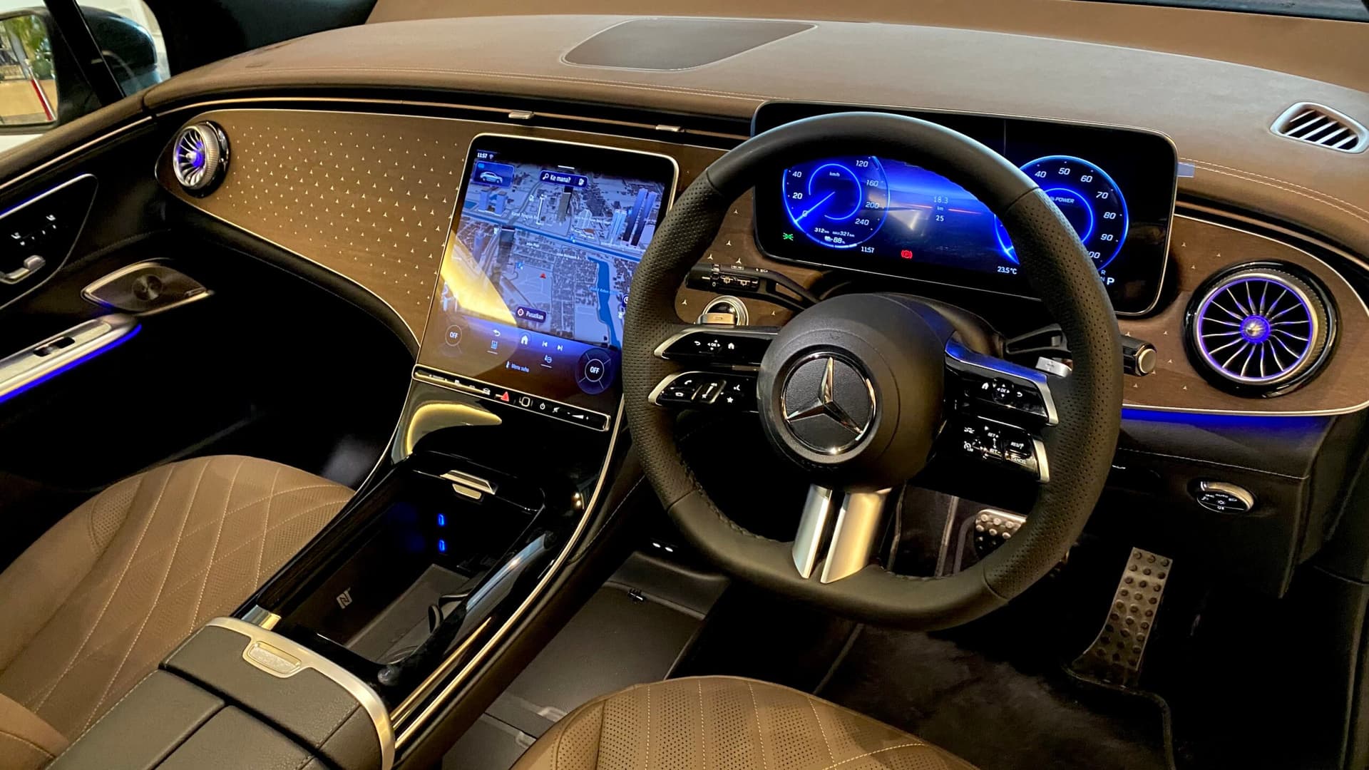 EQE SUV