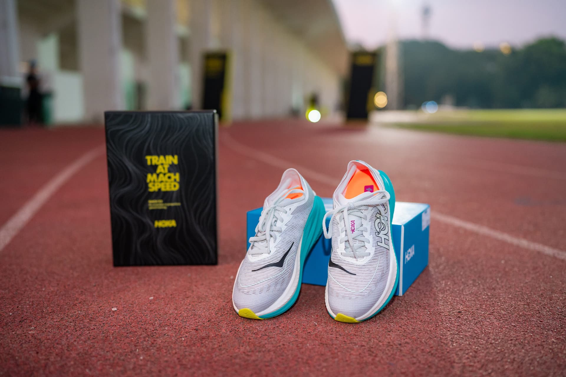 HOKA MACH X2