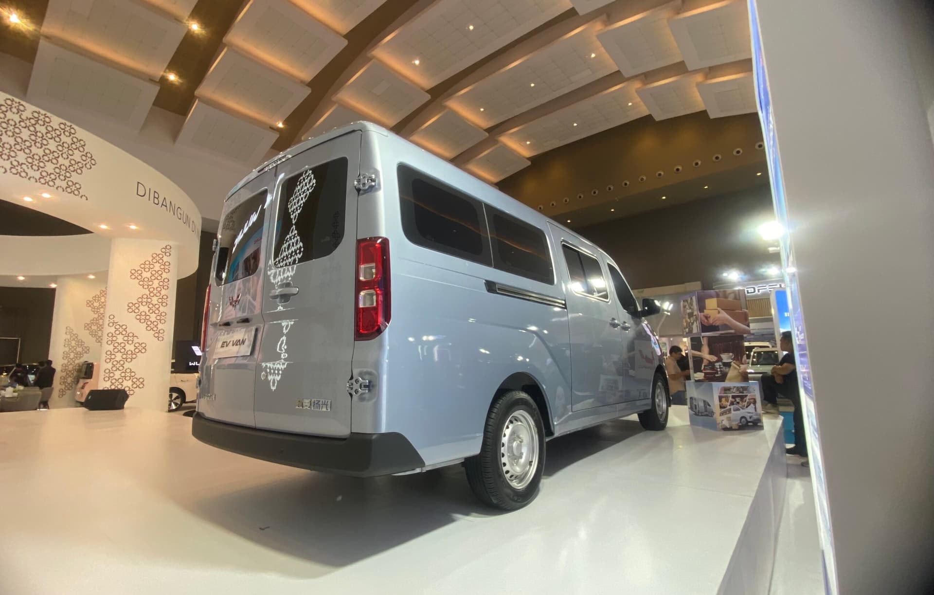 wuling ev van